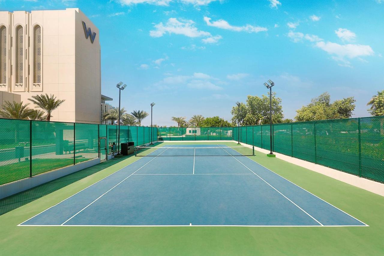 מלון W מוסקט מראה חיצוני תמונה Tennis court at the Westin Dubai