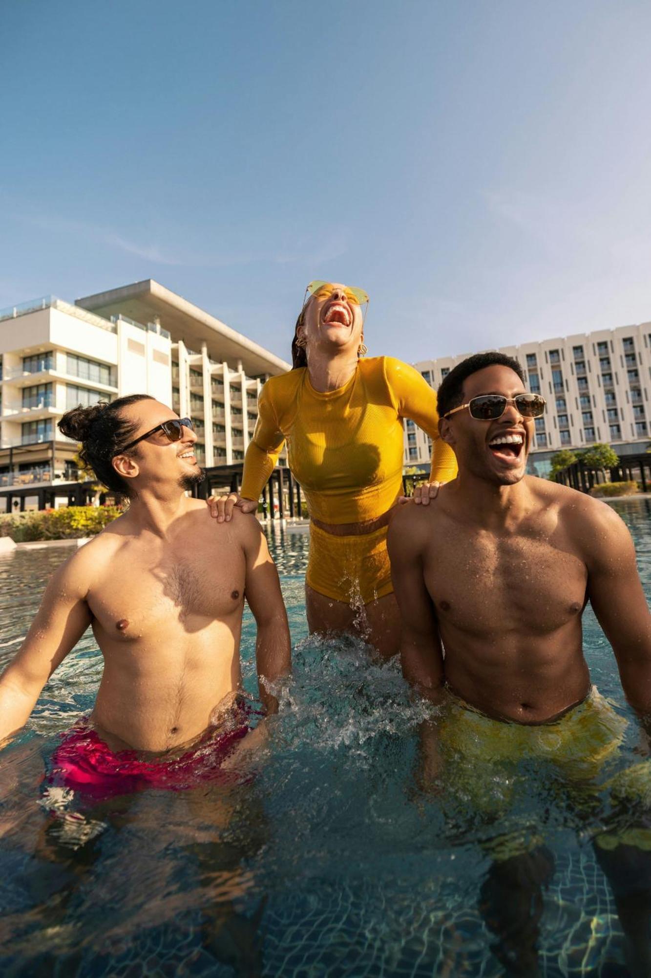 מלון W מוסקט מראה חיצוני תמונה The swimming pool at the Hilton Sharm El Sheikh Resort